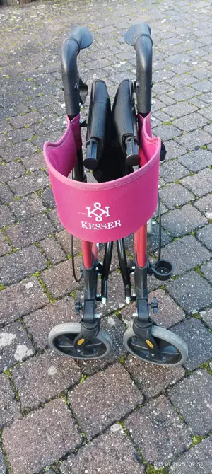 Rollator abzugeben, unbenutzt Bild 3