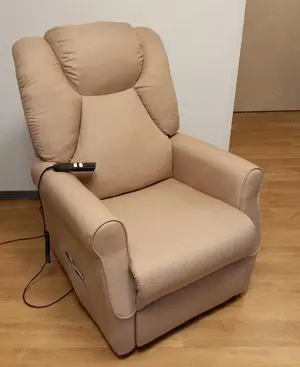 Elektrischer Sessel mit Rollen