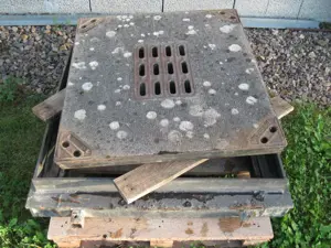 Schachtabdeckung Klasse B1 Außen 87x79cm Rahmen und Deckel gebraucht Bild 5