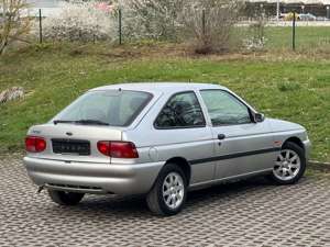 Ford Escort Flair 1 Hand sehr sauber gehalten Tüv Neu Bild 5