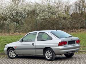 Ford Escort Flair 1 Hand sehr sauber gehalten Tüv Neu Bild 3