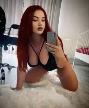 Geile Rothaarige Carolina Bild 3