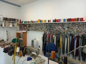 Inventarverkauf einer Änderungsschneiderei