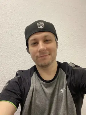 34-jähriger Mann auf der Suche nach einer ehrlichen und liebevollen Partnerschaft Bild 2