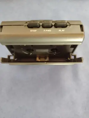 ( Walkman ) mit Kopfhörer.   Stereo Kassetten Abspieler