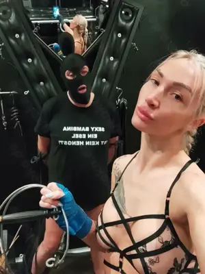BDSM Session   Fusserotik  Peitsche  Ballbusting  Trampling uvm  Bild 7