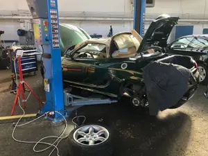 Kfz - Reifenservice   Mietwerkstatt    Lösung für Autoelektronik