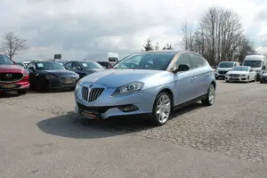 Lancia Delta 1,4 T XENON PANORAMA PDC SHZ NAVI AHK