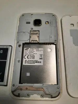 Samsung Galaxy J1 weiß technisch sehr guter Zustand Glasschaden Bild 9