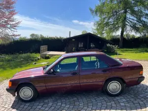 Mercedes-Benz 190 E Schaltgetriebe 136000Km guter Zustand! 2.Hd