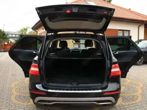 Mercedes-Benz ML 350 ML 350 BlueTEC 4MATIC 7G-TRONIC Edition 1 Bild 3
