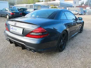 Mercedes-Benz SL 63 AMG Top-Zustand Sommerfahrzeug Bild 4