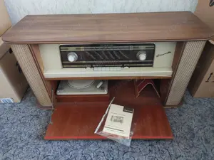 Radio & Plattenspieler