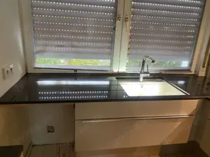 Einbauküche Nobilia-Miele Geräte-Steinplatte-Top Beleuchtung  Bild 4