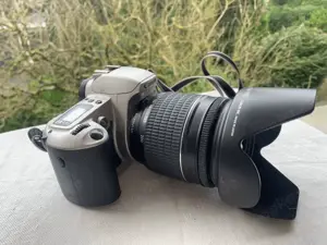 Canon Eos 500 N mit Canon Zoom Lens EF 28-200mm 1:3,5-5,6g