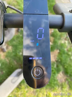 Xiaomi MI 3 E-Scooter  Bild 2