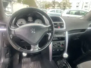 Peugeot 207 Sport Bild 5