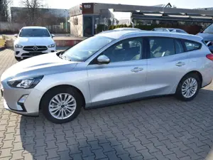 Ford Focus Titanium,Hybrid-Benzin, Led,Kamera,Navi,Acc,Pdc