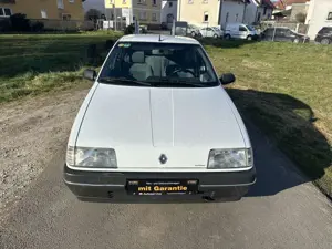 Renault R 19 1.Hand*SH-Gepflegt bei Renault*Oldtimer*HU/AU NEU Bild 2