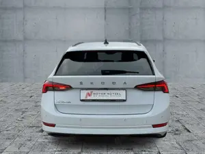 Skoda Octavia Combi 2.0 TDI DSG CLEVER MATRIX+NAV+SHZ Bild 5