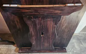rustikaler Tisch