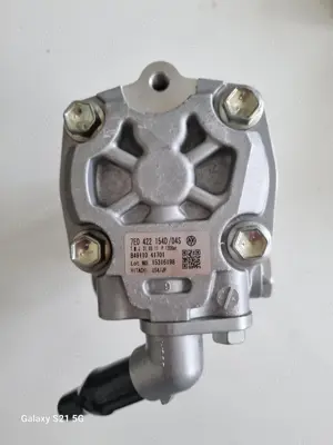 Ein VW Originale Servolenkung Pumpe für VW T 5 und Multivan neu Bild 2