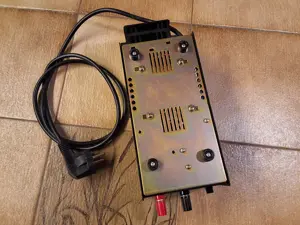 YAESU FP-4 Netzteil Bild 2