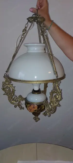 Antiker Kronleuchter   Milchglas & Majolika, elektrisch