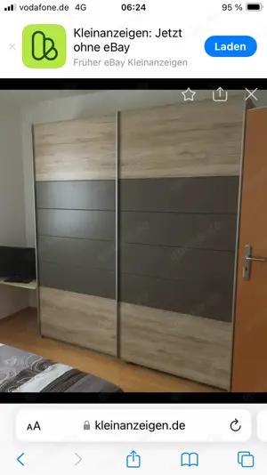 Kleiderschrank aus Eiche inklusive 2 Kleiderstangen und 6 Ablagen Böden. Sehr guter Zustand.  