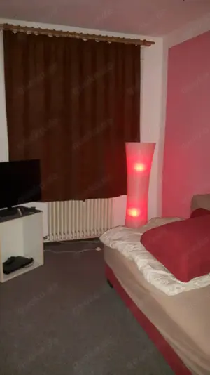 Zimmer gegen Austausch von Zärtlichkeiten