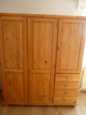 Kleider - Wäsche - Schrank