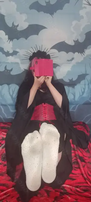 Ghoticlady 33 besucht Dich im Hotel in Dresden , nur für Fussliebhaber  Bild 3