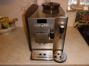 SIEMENS EQ.7 Plus L-series TE703501DE Kaffeevollautomat - nur 3189 Kaffee -