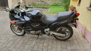 Suzuki GSXF 750