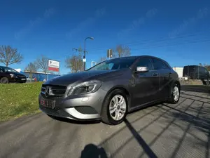 Mercedes-Benz A 200 A 200 (BlueEFFICIENCY) Urban Bild 3