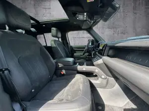 Land Rover Defender 110 P525 V8 Panorama el. AHK Head Up Bild 3