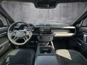 Land Rover Defender 110 P525 V8 Panorama el. AHK Head Up Bild 4