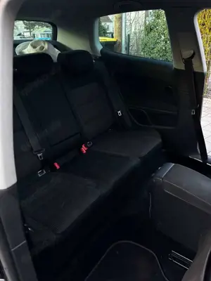 Volkswagen Golf 1.6 Comfortline Bild 2
