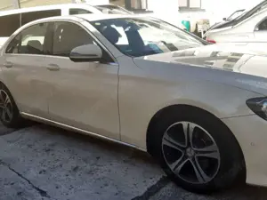 Mercedes-Benz 200 E 200D Bild 1