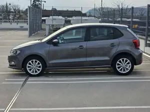 Volkswagen Polo Lounge  *Orig.95000KM*1.Hand*PDC*SHZ*ALU* Bild 5