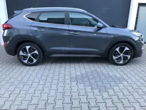 Hyundai TUCSON Premium 4WD Keyless Kamera Leder Navi AHK Bild 4