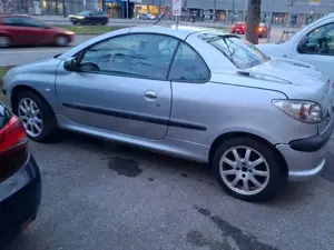 Peugeot 206 206 CC 135 Platinum Bild 1