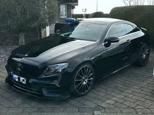 Mercedes-Benz E 200 Coupe 9G-TRONIC AMG Line Bild 2