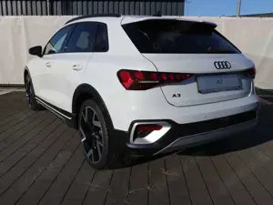 Audi A3 35 TFSI S tronic*MATRIX*AHK*ACC* Bild 3