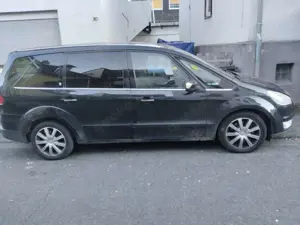 Ford Galaxy 2.2 TDCi DPF Ghia Voll Ausstattung Bild 2