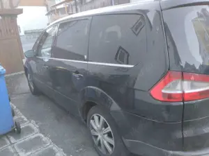 Ford Galaxy 2.2 TDCi DPF Ghia Voll Ausstattung Bild 4