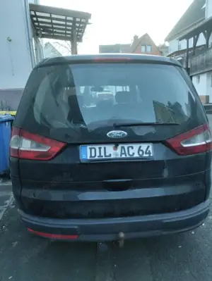 Ford Galaxy 2.2 TDCi DPF Ghia Voll Ausstattung Bild 3
