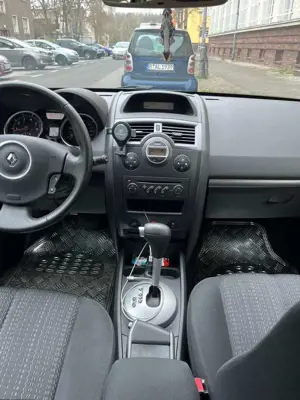 Renault Megane 1.6 Aut. Authentique Bild 5 Renault Megane 1.6 Aut. Authentique Bild 5