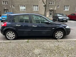 Renault Megane 1.6 Aut. Authentique Bild 4 Renault Megane 1.6 Aut. Authentique Bild 4
