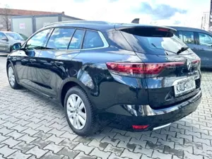 Renault Megane IV Grandtour Intens 1.5 BLUE dCi Winterpaket Bild 5